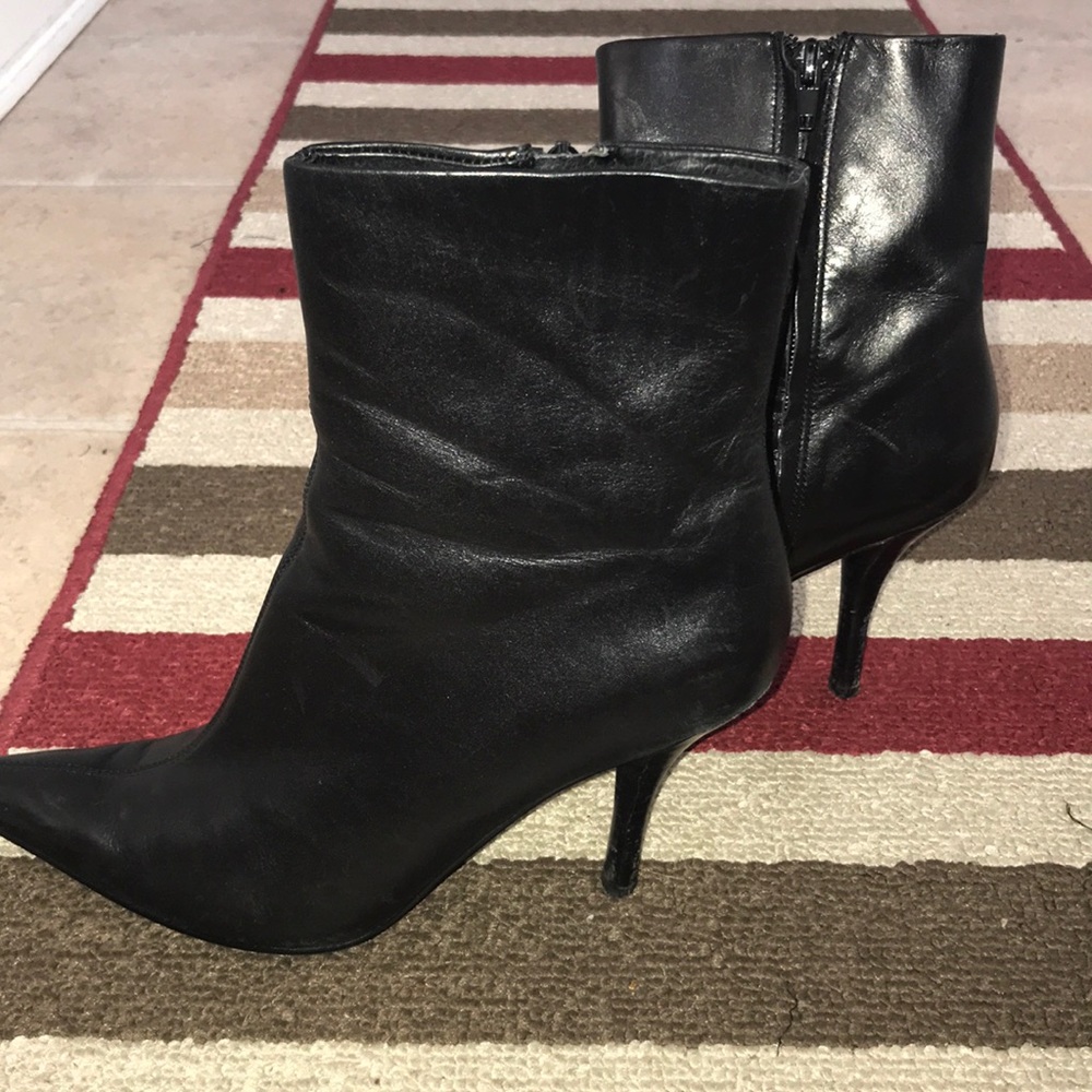Nine West Pointy Toe Black Bootie Sz 7.5M 😘 - Picture 7 of 7